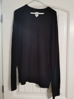 GAP Men's Black V-Neck Sweater